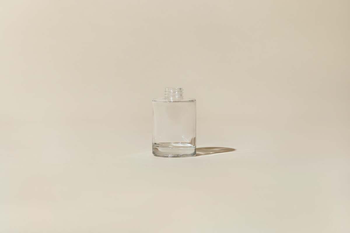 Clear glass diffuser bottle